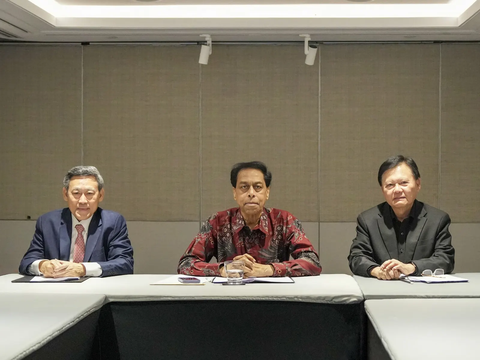 Thana Chaiprasit, Abdul Halim Kader, Sihasak Areeratchakaran